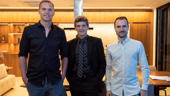 Thiago Bidese, CEO da Construtora Bidese, com Marlos Mangini e Marcel Depiné