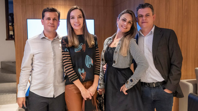 Mauricio Scheidt Martins, Geovana Bertoldi, Gisele Camila Greber e Fabriccio Dequech Bettega, ambos arquitetos da Desegno Sette.