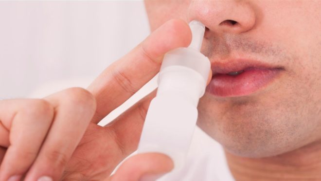 Pesquisadores de uma universidade britânica desenvolveram um produto em spray que, quando aplicado no nariz, "encapsula" o vírus